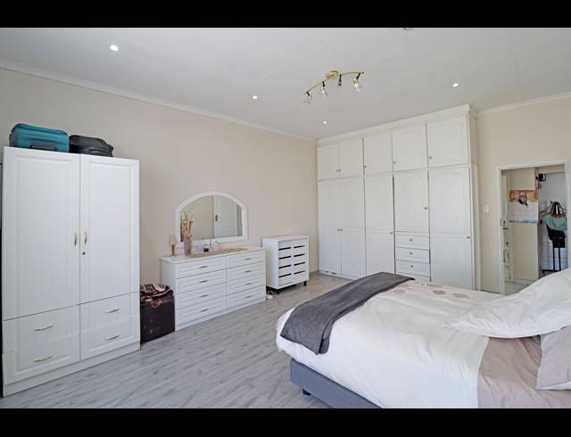 4 BEDROOM HOUSE FOR SALE IN CROSBY
